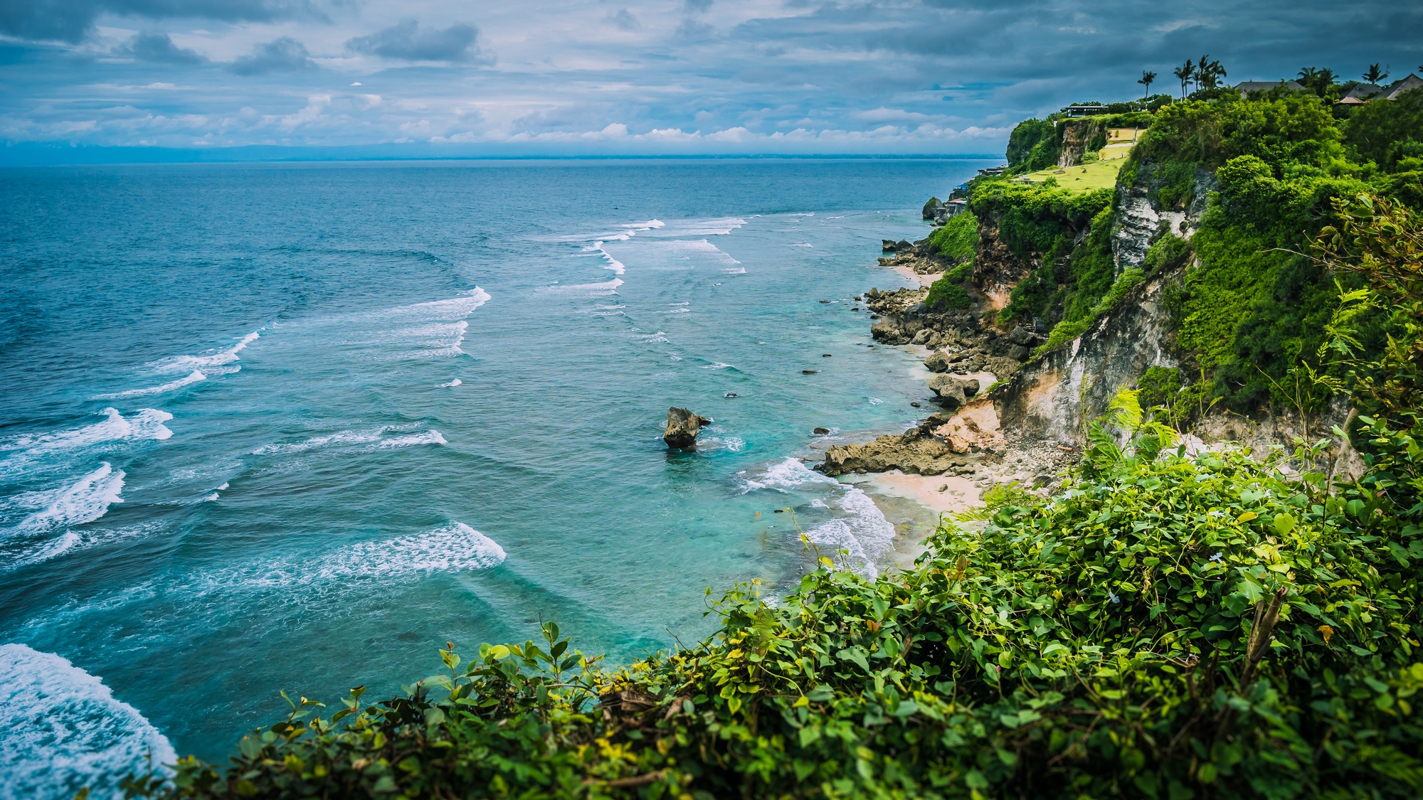 Rock on Impossible Beach in Evening Light, luxus cottage on the hill, Bali Indonesia